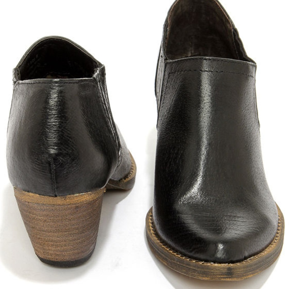Very Volatile Black Leather Ankle Boots